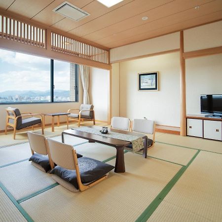 Chres Hotel Kōchi Buitenkant foto