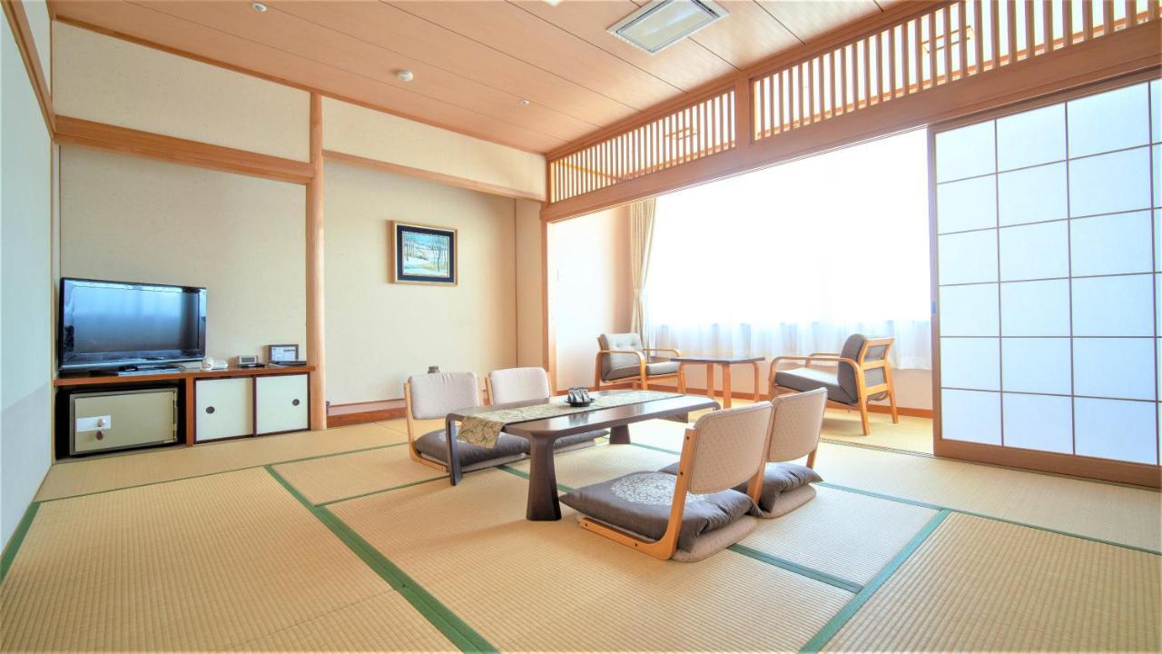 Chres Hotel Kōchi Buitenkant foto