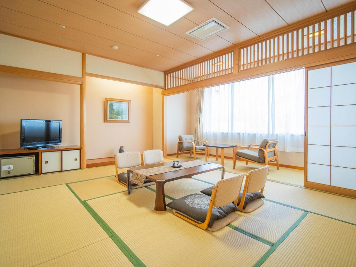 Chres Hotel Kōchi Buitenkant foto